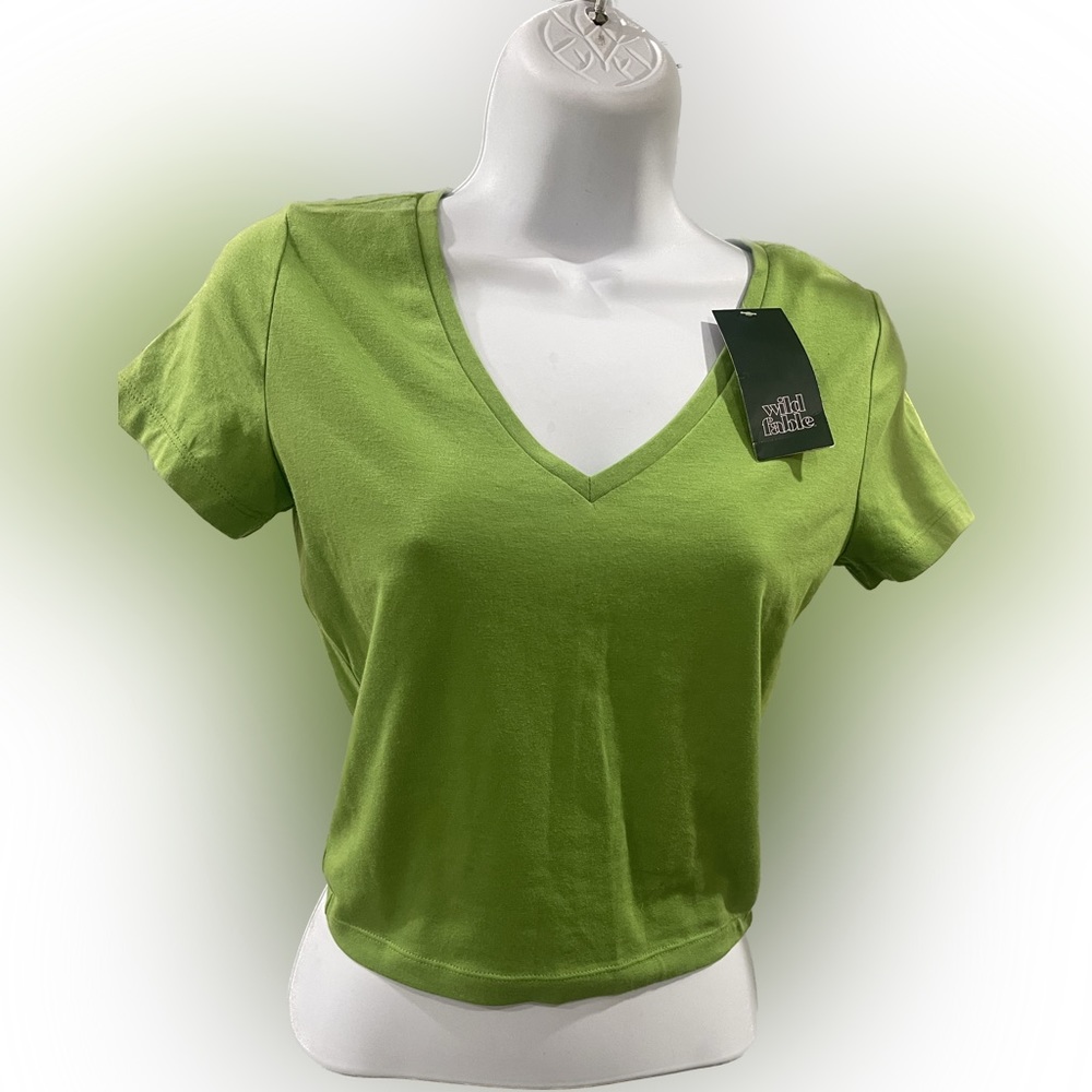 Green crop tee shirt M
